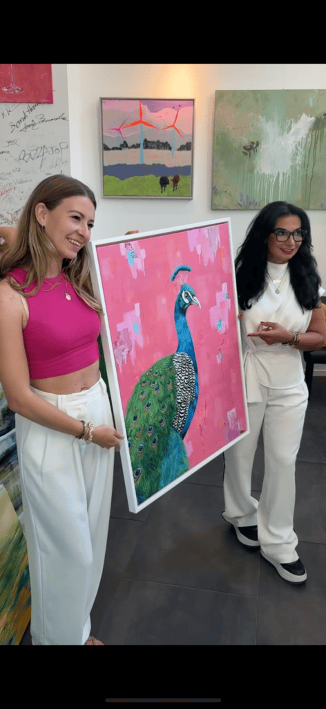 Georgia auf der Vernissage in Nissis Kunstkantine